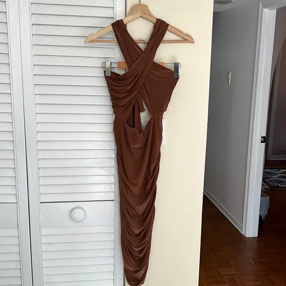 Dress - Picture 4 of 4